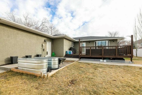562 27 Street, Fort Macleod, AB - Outdoor With Deck Patio Veranda