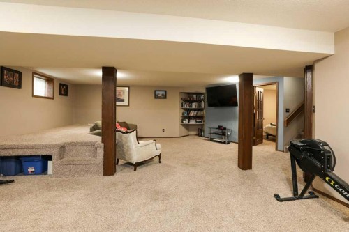 562 27 Street, Fort Macleod, AB - Indoor Photo Showing Other Room