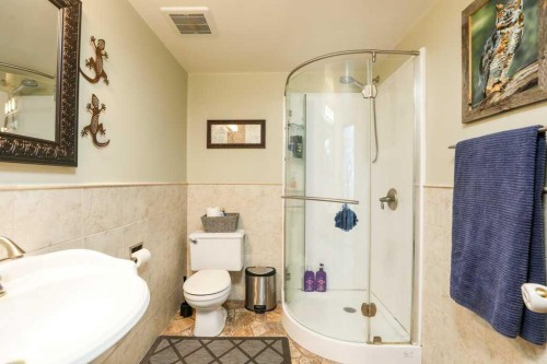 562 27 Street, Fort Macleod, AB - Indoor Photo Showing Bathroom