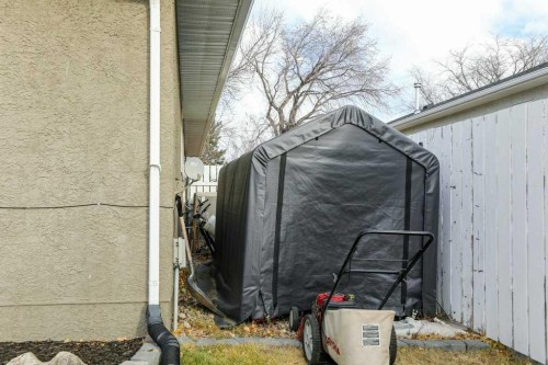 562 27 Street, Fort Macleod, AB - Outdoor