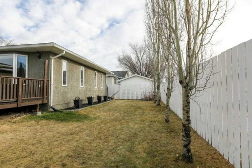562 27 Street, Fort Macleod, AB - Outdoor