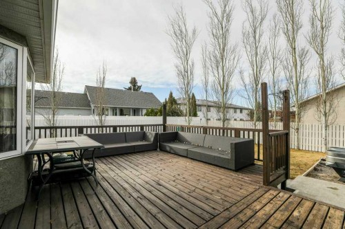562 27 Street, Fort Macleod, AB - Outdoor With Deck Patio Veranda With Exterior