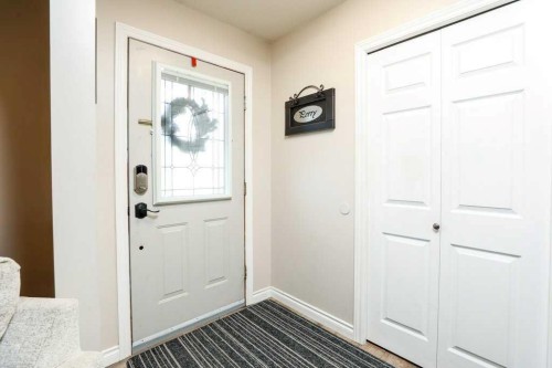 562 27 Street, Fort Macleod, AB - Indoor Photo Showing Other Room