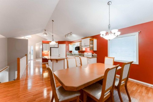 80 S 50 W, Raymond, AB - Indoor Photo Showing Dining Room
