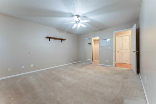 80 S 50 W, Raymond, AB - Indoor Photo Showing Other Room