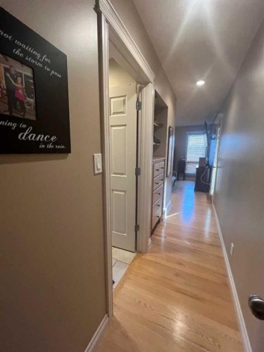 97 Ridgewood Crescent West, Lethbridge, AB - Indoor Photo Showing Other Room