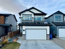 127 Goldenrod Road WEST Lethbridge, AB T1J 5W8