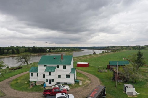 121048 Twp Rd 555, Brosseau, AB 