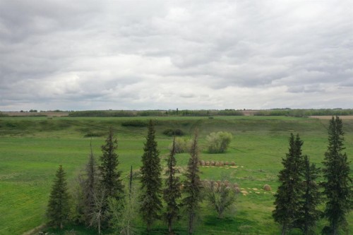 121048 Twp Rd 555, Brosseau, AB 