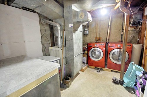 5818 53 Street, Taber, AB - Indoor Photo Showing Other Room