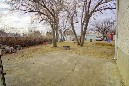 5818 53 Street, Taber, AB - Outdoor