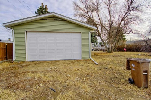 5818 53 Street, Taber, AB - Outdoor