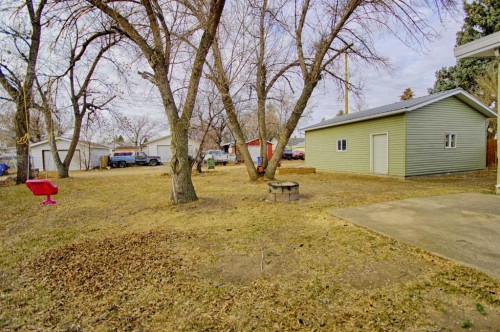 5818 53 Street, Taber, AB - Outdoor
