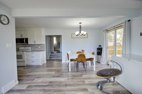 5818 53 Street, Taber, AB - Indoor