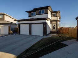 57 Goldenrod Place WEST Lethbridge, AB T1J 5W9