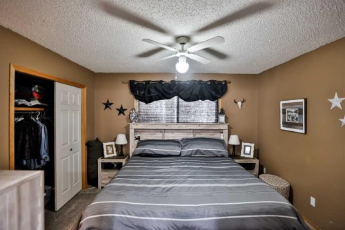 105 Aspen Way, Vulcan, AB - Indoor Photo Showing Bedroom