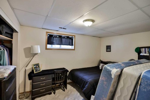 105 Aspen Way, Vulcan, AB - Indoor Photo Showing Bedroom