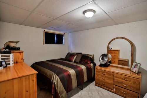 105 Aspen Way, Vulcan, AB - Indoor Photo Showing Bedroom
