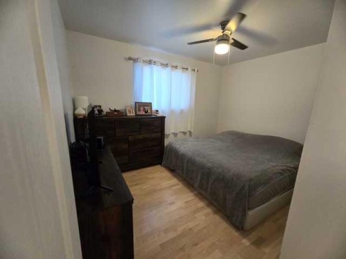 5605 57 Street, Taber, AB - Indoor Photo Showing Bedroom