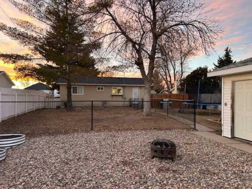 5605 57 Street, Taber, AB - Outdoor