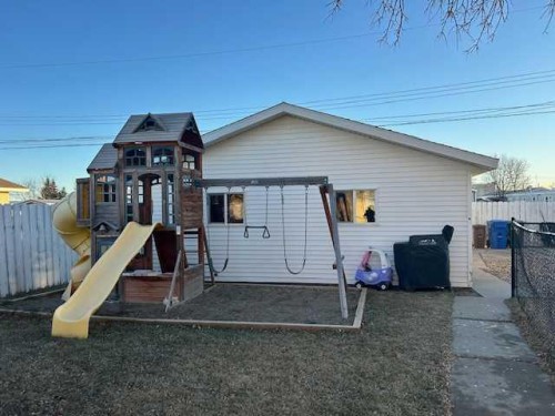 5605 57 Street, Taber, AB - Outdoor
