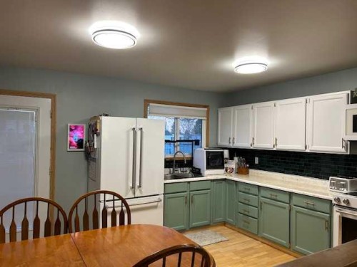 5605 57 Street, Taber, AB - Indoor