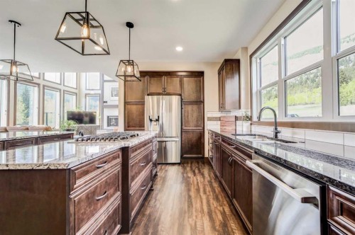 2616 Valley Ridge Drive, Frank, AB - Indoor Photo Showing Kitchen With Double Sink With Upgraded Kitchen