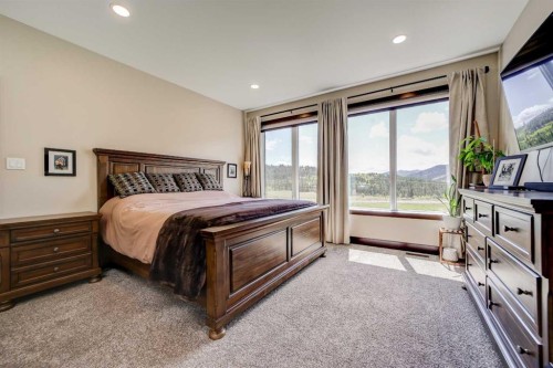 2616 Valley Ridge Drive, Frank, AB - Indoor Photo Showing Bedroom