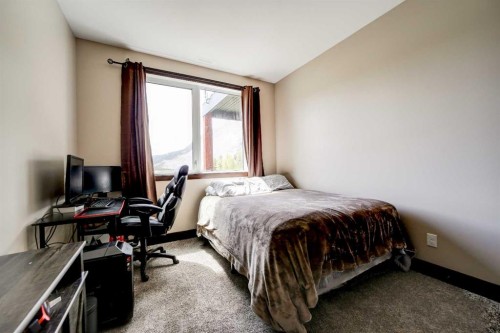 2616 Valley Ridge Drive, Frank, AB - Indoor Photo Showing Bedroom