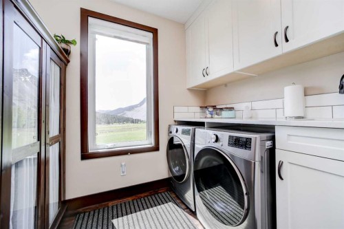2616 Valley Ridge Drive, Frank, AB - Indoor Photo Showing Laundry Room