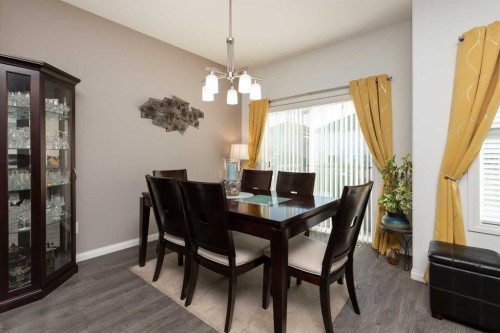 753 Twinriver Loop West, Lethbridge, AB - Indoor Photo Showing Dining Room