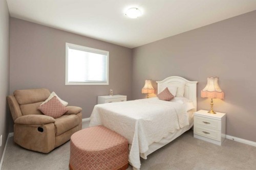 753 Twinriver Loop West, Lethbridge, AB - Indoor Photo Showing Bedroom
