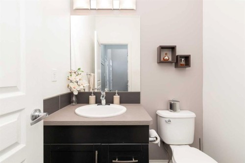 753 Twinriver Loop West, Lethbridge, AB - Indoor Photo Showing Bathroom
