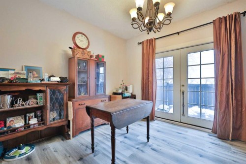 501 6 Avenue, Warner, AB - Indoor Photo Showing Office