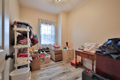 501 6 Avenue, Warner, AB - Indoor