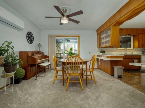 2017 16 Street North, Lethbridge, AB - Indoor Photo Showing Dining Room