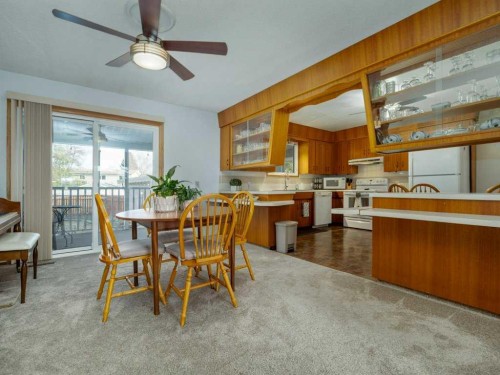 2017 16 Street North, Lethbridge, AB - Indoor Photo Showing Dining Room