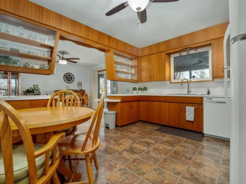 2017 16 Street North, Lethbridge, AB - Indoor