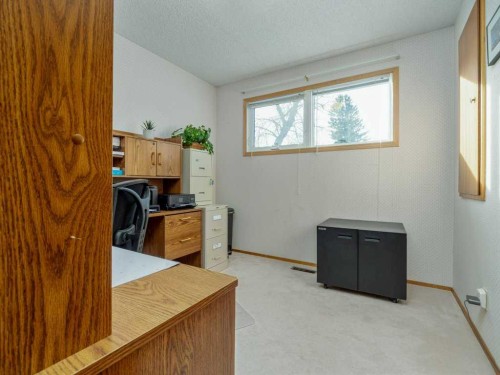 2017 16 Street North, Lethbridge, AB - Indoor Photo Showing Office