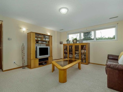 2017 16 Street North, Lethbridge, AB - Indoor