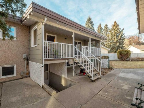 2017 16 Street North, Lethbridge, AB - Outdoor With Exterior
