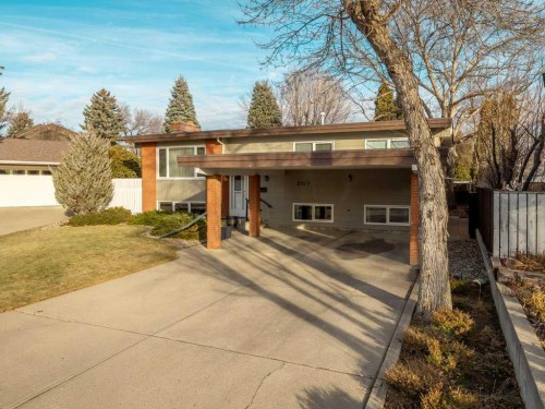 2017 16 Street North, Lethbridge, AB - Outdoor