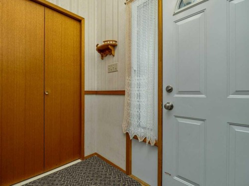 2017 16 Street North, Lethbridge, AB - Indoor Photo Showing Other Room