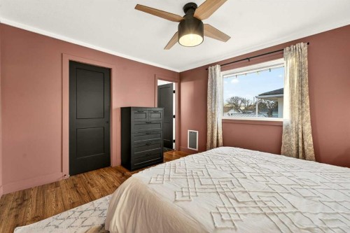 2202 6 Avenue North, Lethbridge, AB - Indoor Photo Showing Bedroom