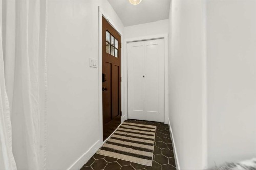 2202 6 Avenue North, Lethbridge, AB - Indoor Photo Showing Other Room