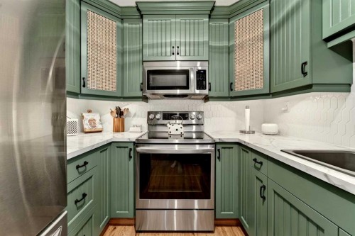 2202 6 Avenue North, Lethbridge, AB - Indoor Photo Showing Kitchen With Upgraded Kitchen