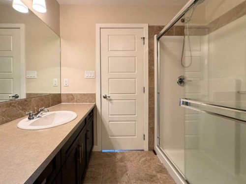 317 Moonlight Way West, Lethbridge, AB - Indoor Photo Showing Bathroom