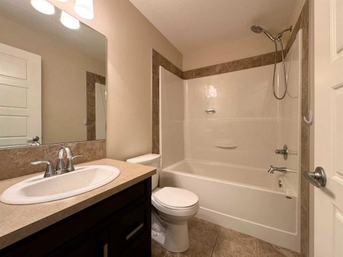 317 Moonlight Way West, Lethbridge, AB - Indoor Photo Showing Bathroom