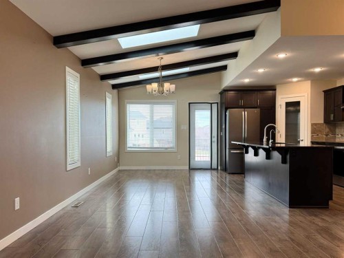 317 Moonlight Way West, Lethbridge, AB - Indoor Photo Showing Kitchen With Upgraded Kitchen