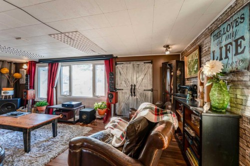 104 2Nd Street, Warner, AB - Indoor